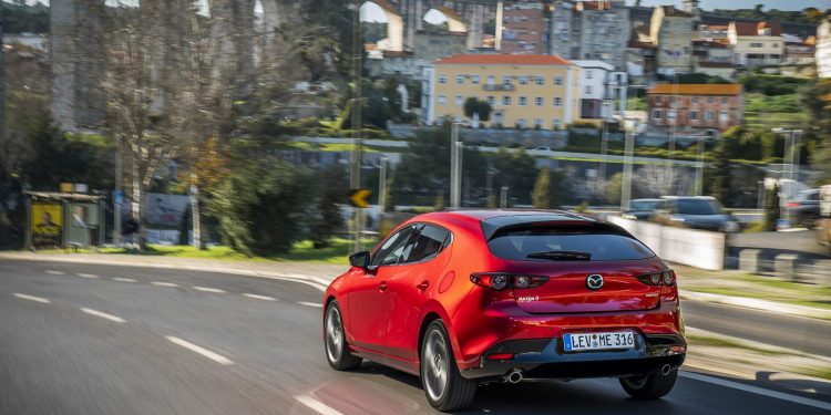Mazda revela galeria de fotos e especificações do novo Mazda 3! 104