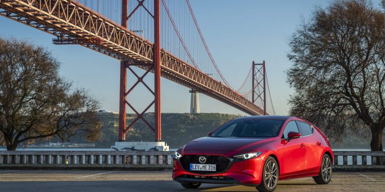 Mazda revela galeria de fotos e especificações do novo Mazda 3! 103