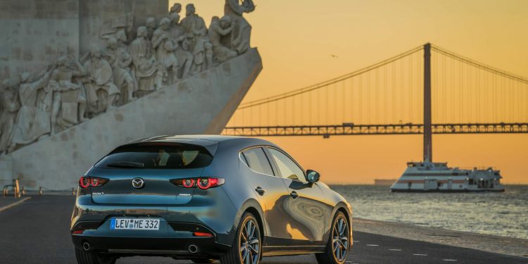 Mazda revela galeria de fotos e especificações do novo Mazda 3! 102