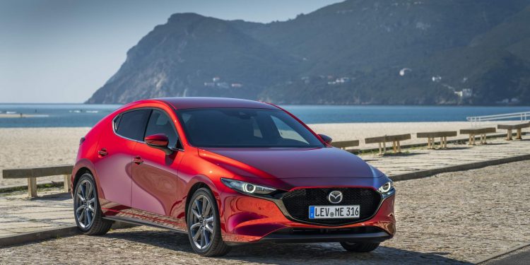 Mazda revela galeria de fotos e especificações do novo Mazda 3! 100