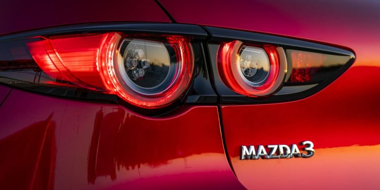 Mazda revela galeria de fotos e especificações do novo Mazda 3! 93