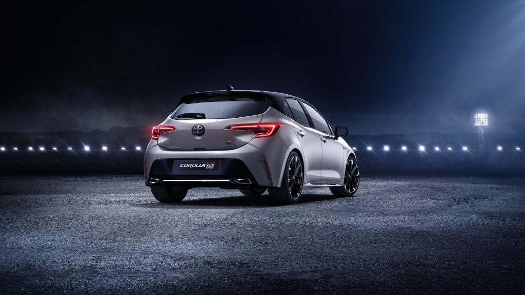 Toyota Corolla recebe versão GR Sport e versão Trek! 15