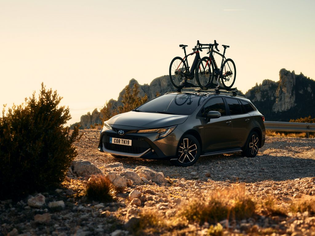 Toyota Corolla recebe versão GR Sport e versão Trek! 16