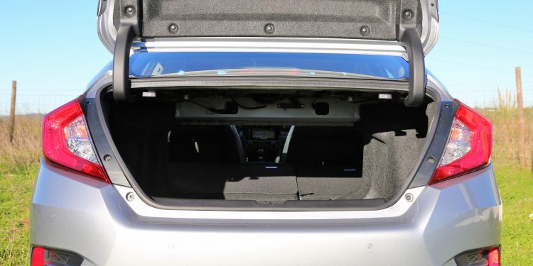 Honda Civic Sedan 1.5 VTEC Turbo Executive: Performance "disfarçada"! 35