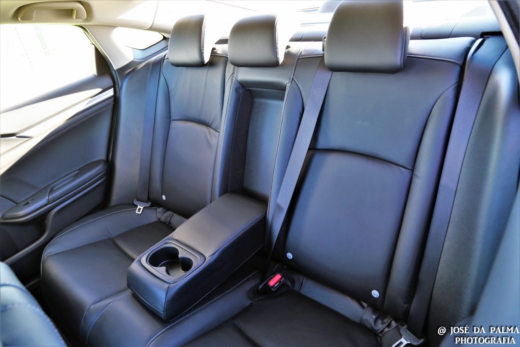 Honda Civic Sedan 1.5 VTEC Turbo Executive: Performance "disfarçada"! 21