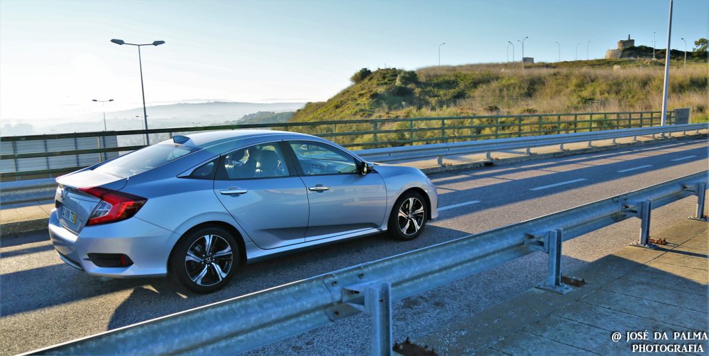 Honda Civic Sedan 1.5 VTEC Turbo Executive: Performance "disfarçada"! 19