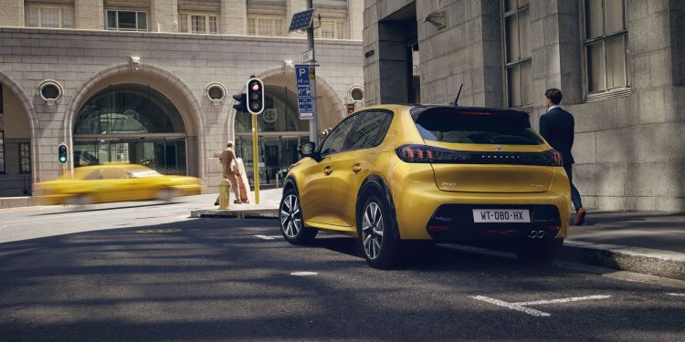 Novo Peugeot 208 revelado! 39