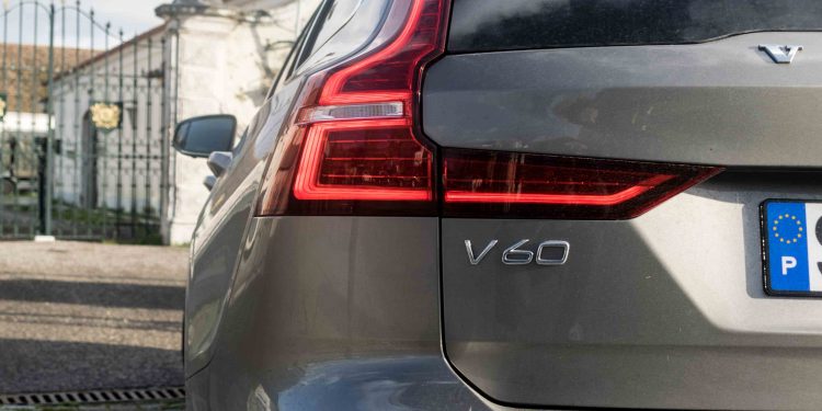 Volvo V60 D4 Inscription: Design, tecnologia e segurança! 72