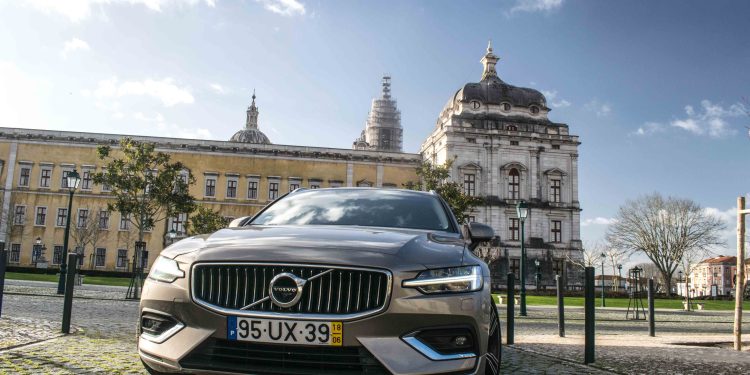 Volvo V60 D4 Inscription: Design, tecnologia e segurança! 68