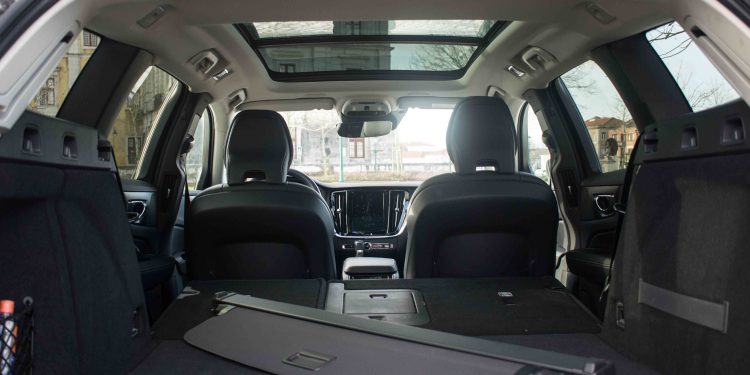 Volvo V60 D4 Inscription: Design, tecnologia e segurança! 63