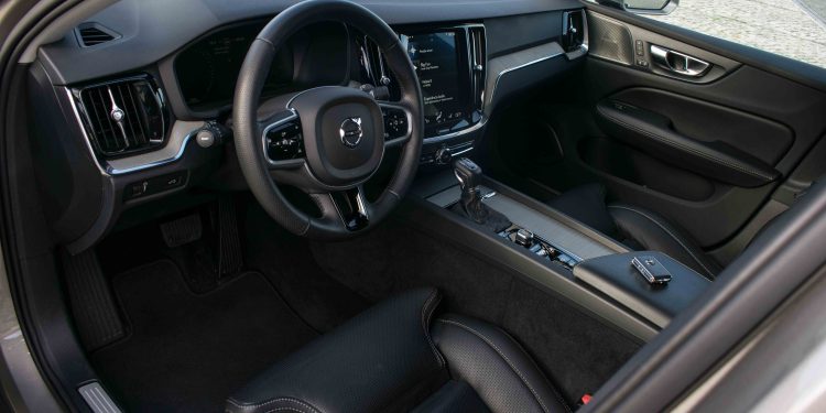 Volvo V60 D4 Inscription: Design, tecnologia e segurança! 52