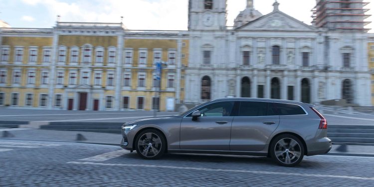 Volvo V60 D4 Inscription: Design, tecnologia e segurança! 78