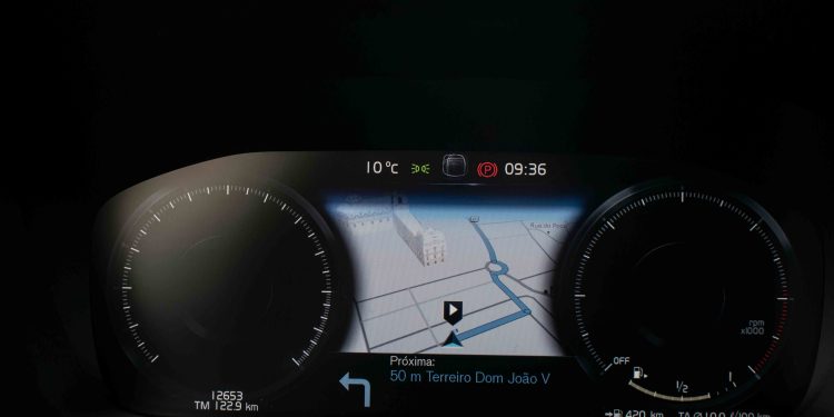 Volvo V60 D4 Inscription: Design, tecnologia e segurança! 43