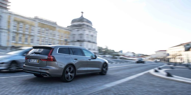 Volvo V60 D4 Inscription: Design, tecnologia e segurança! 76