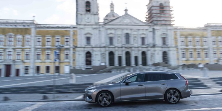 Volvo V60 D4 Inscription: Design, tecnologia e segurança! 74