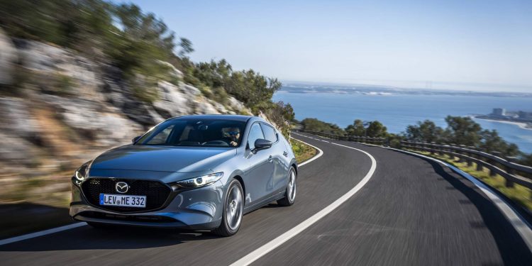 Mazda revela galeria de fotos e especificações do novo Mazda 3! 51