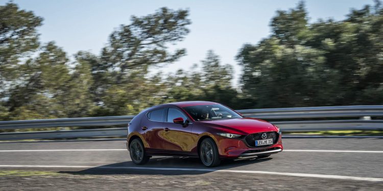 Mazda revela galeria de fotos e especificações do novo Mazda 3! 56