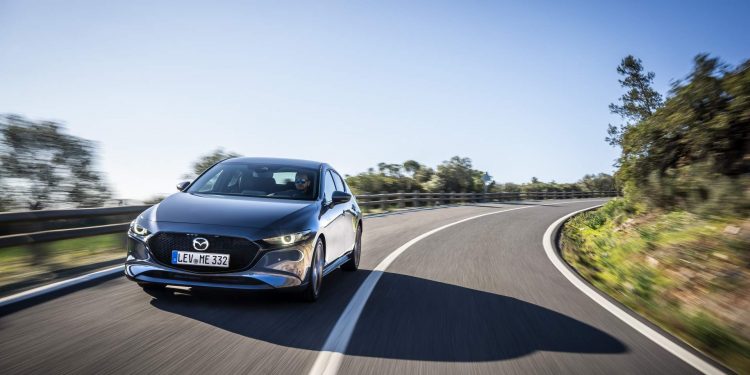 Mazda revela galeria de fotos e especificações do novo Mazda 3! 43
