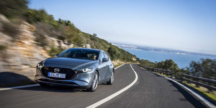 Mazda revela galeria de fotos e especificações do novo Mazda 3! 40