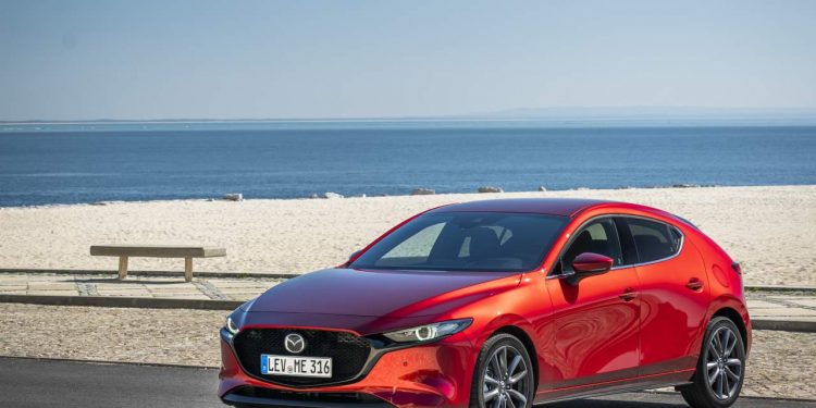 Mazda revela galeria de fotos e especificações do novo Mazda 3! 41