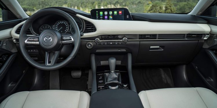 Mazda revela galeria de fotos e especificações do novo Mazda 3! 44