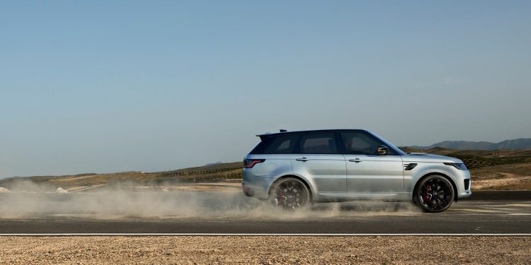 Novo Range Rover Sport HST recebe motorização Híbrida! 28