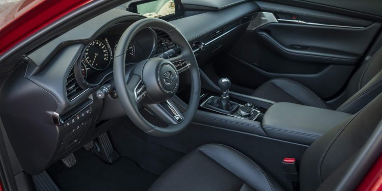 Mazda revela galeria de fotos e especificações do novo Mazda 3! 38