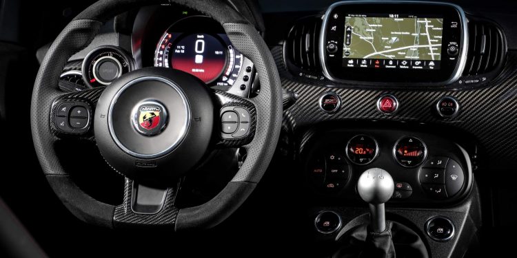 Abarth leva 595 "esseesse" e 124 Tributo Rally ao salão de Genebra! 28