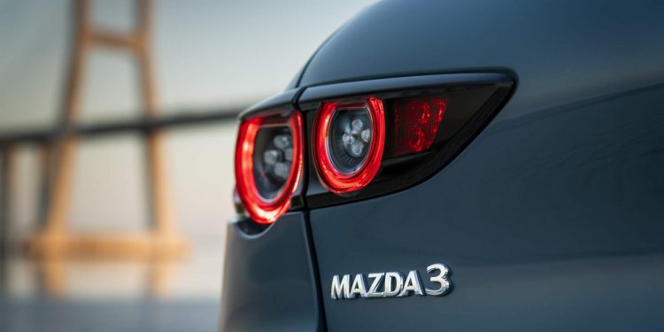 Mazda revela galeria de fotos e especificações do novo Mazda 3! 27