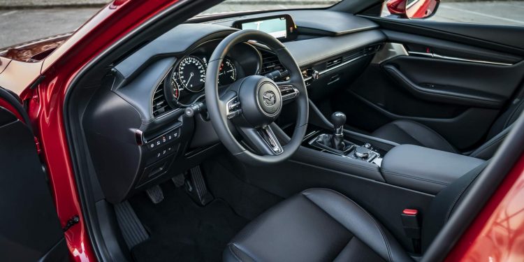Mazda revela galeria de fotos e especificações do novo Mazda 3! 28