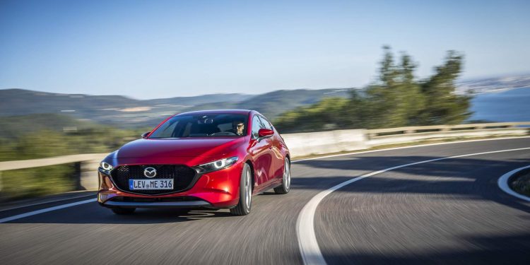 Mazda revela galeria de fotos e especificações do novo Mazda 3! 20