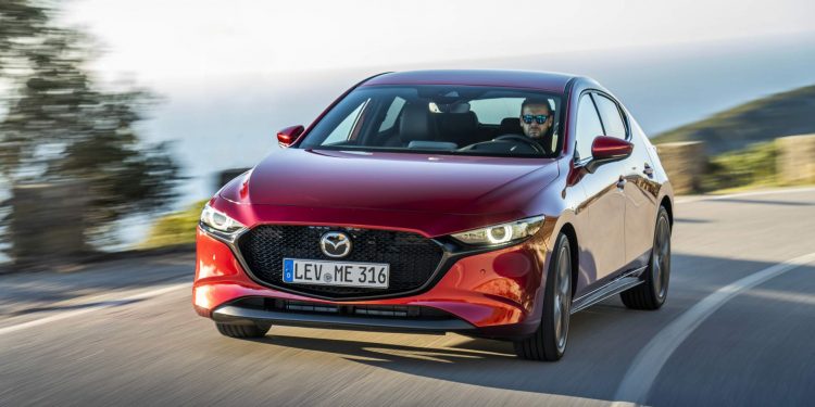 Mazda revela galeria de fotos e especificações do novo Mazda 3! 19