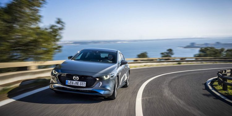 Mazda revela galeria de fotos e especificações do novo Mazda 3! 21