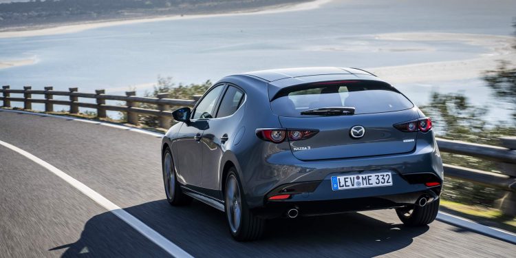 Mazda revela galeria de fotos e especificações do novo Mazda 3! 17