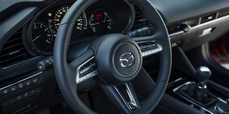 Mazda revela galeria de fotos e especificações do novo Mazda 3! 13