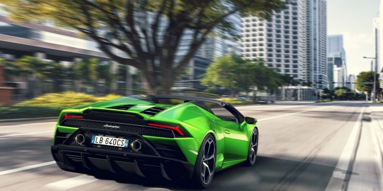Lamborghini Huracán Evo perde a cabeça com versão Spyder! 17