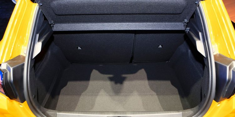 NOVO PEUGEOT 208 marca presença Genebra! 53