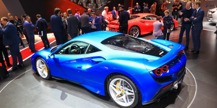 Ferrari F8 Tributo revelado em Genebra! 66