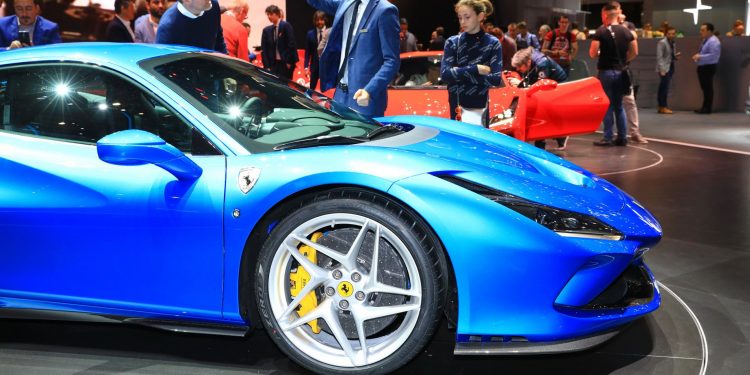 Ferrari F8 Tributo revelado em Genebra! 41
