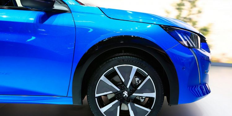 NOVO PEUGEOT 208 marca presença Genebra! 48