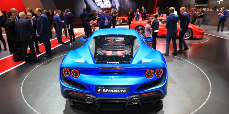 Ferrari F8 Tributo revelado em Genebra! 71