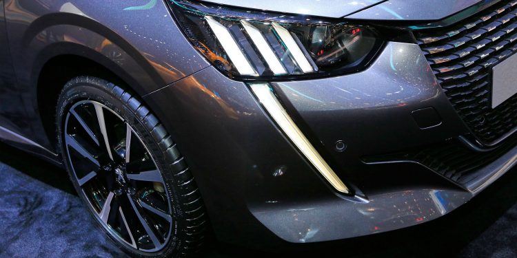 NOVO PEUGEOT 208 marca presença Genebra! 54