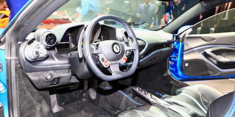 Ferrari F8 Tributo revelado em Genebra! 70