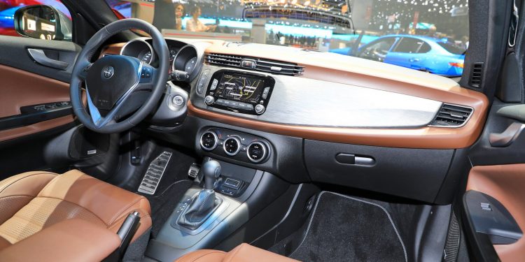 Alfa Romeo Giulietta recebe algumas actualizações em Genebra! 24