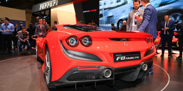 Ferrari F8 Tributo revelado em Genebra! 44