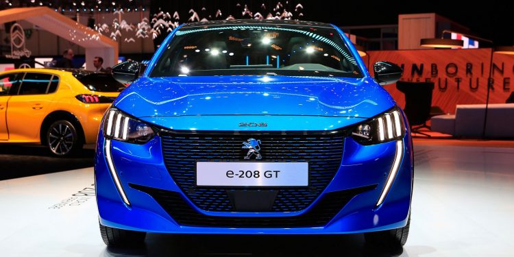 NOVO PEUGEOT 208 marca presença Genebra! 52