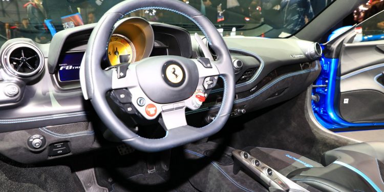 Ferrari F8 Tributo revelado em Genebra! 69