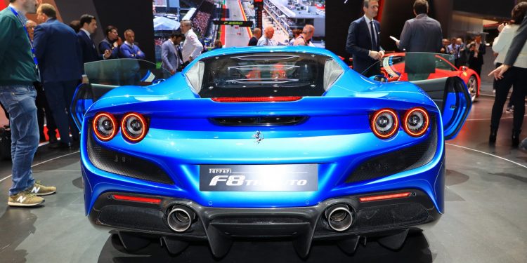 Ferrari F8 Tributo revelado em Genebra! 68