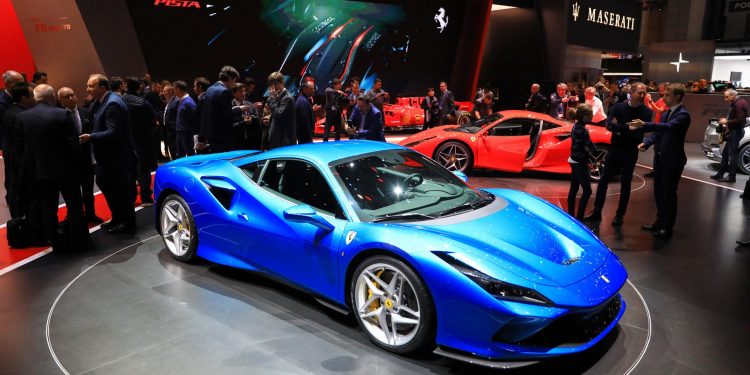 Ferrari F8 Tributo revelado em Genebra! 22