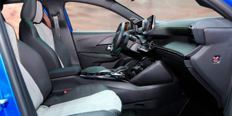 NOVO PEUGEOT 208 marca presença Genebra! 39